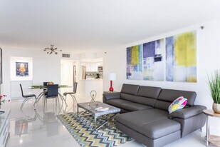 601 Biscayne Blvd in Miami, FL - Building Photo