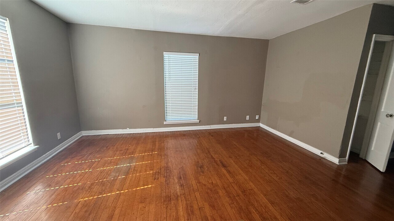 1842 W Main St in Houston, TX - Foto de edificio