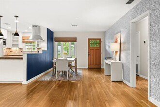 5212 Valley Oak Dr in Austin, TX - Building Photo - Building Photo
