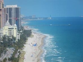 6200 NE 22nd Way, Unit 212 in Fort Lauderdale, FL - Foto de edificio - Building Photo