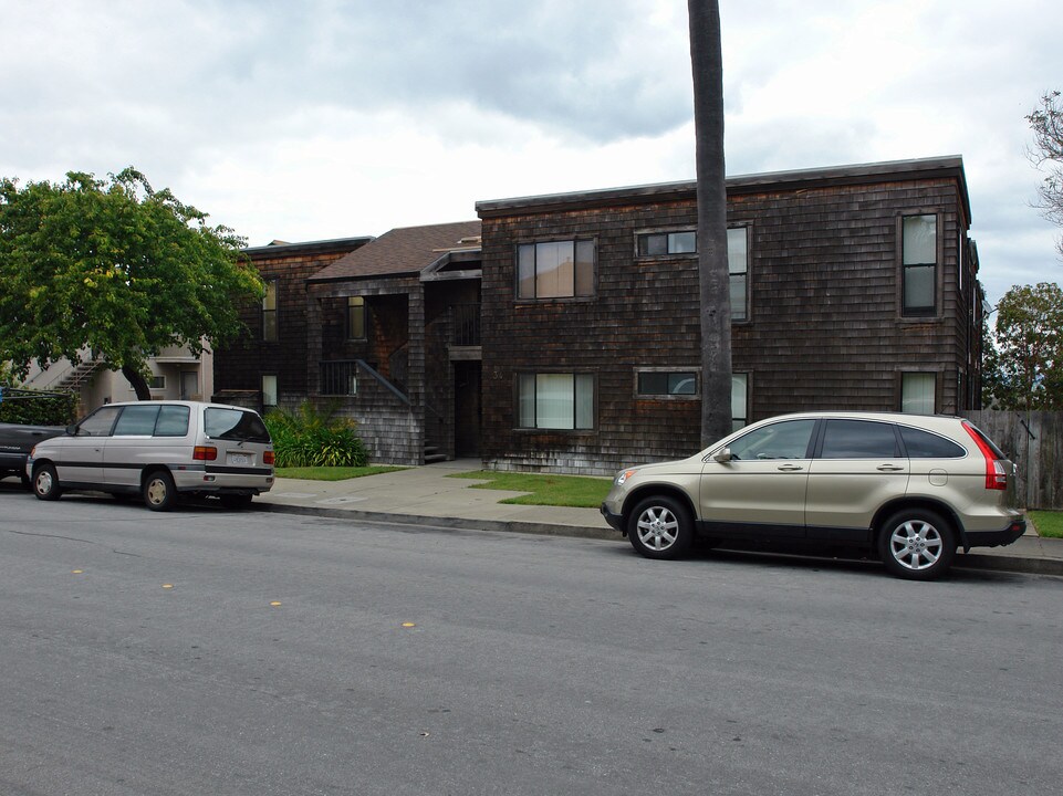 34 Broadway in Millbrae, CA - Foto de edificio
