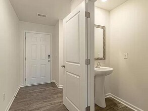 1112 S Norwhich Ln in Spartanburg, SC - Building Photo - Building Photo