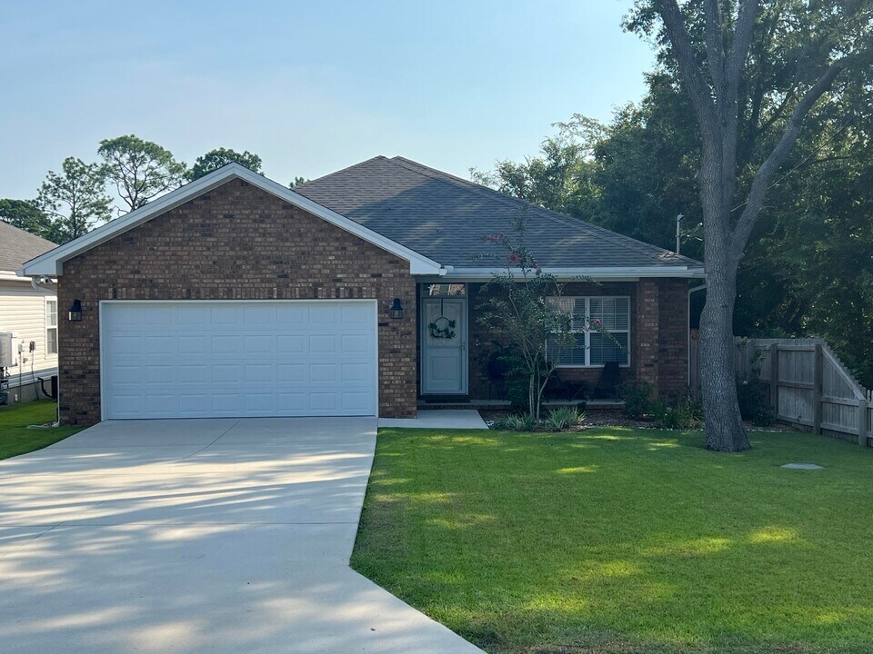 248 Jefferson St in Niceville, FL - Building Photo