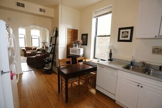 2031 W Moffat St in Chicago, IL - Building Photo - Building Photo