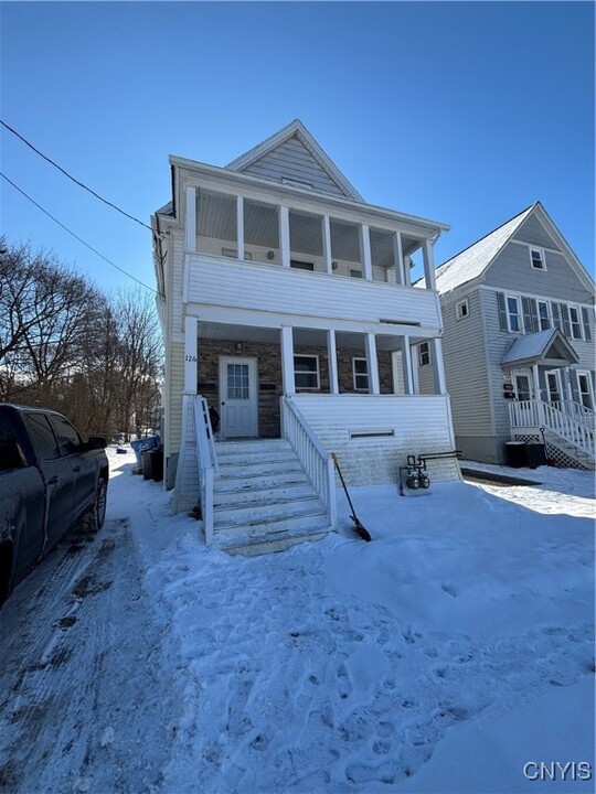 126 Cottage St in Auburn, NY - Building Photo