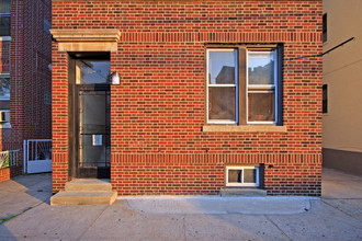 3214 46th St in Long Island City, NY - Building Photo - Building Photo