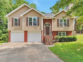 439 Tara Oaks Trail in Lawrenceville, GA - Building Photo