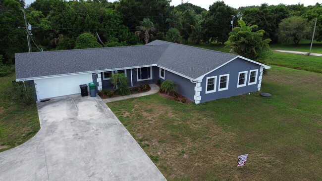 property at 2118 SE Morningside Blvd