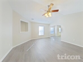 111 Parsons Mill Ln in Columbia, SC - Foto de edificio - Building Photo