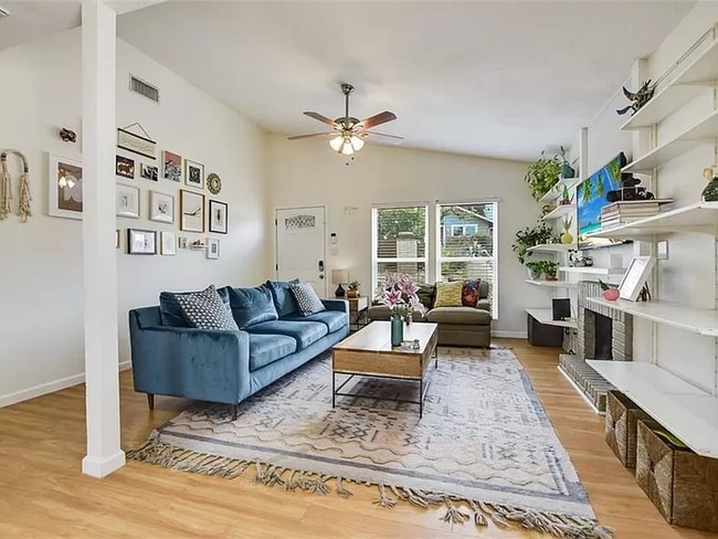 6406 Auburn Dr in Austin, TX - Building Photo - Building Photo