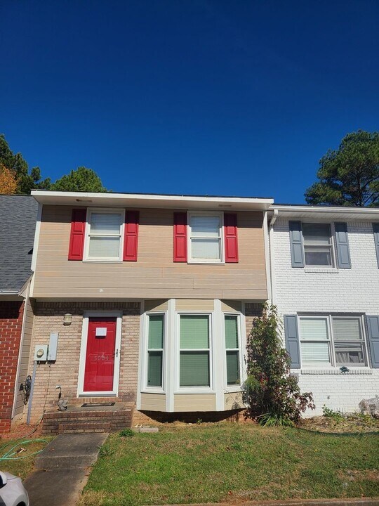 5004 Falling Creek Ln in Birmingham, AL - Building Photo