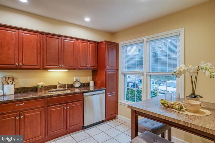 807 Stockbridge Dr in Hockessin, DE - Building Photo