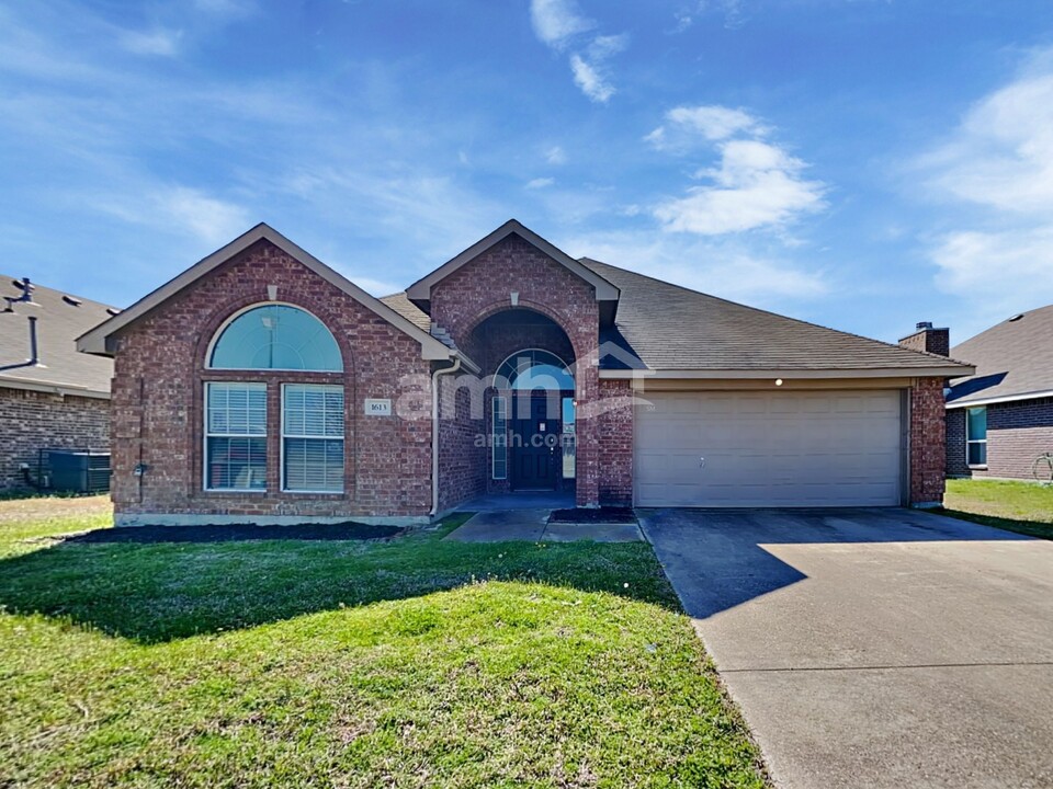 1613 Meadowlark Ln in Royse City, TX - Building Photo