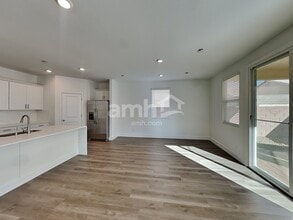 8359 Flagpole Loop Ave in Las Vegas, NV - Foto de edificio - Building Photo