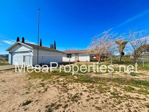 9964 Arroyo Ave in Hesperia, CA - Building Photo - Building Photo