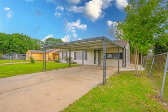 5414 Lyndhurst Dr in Houston, TX - Building Photo - Building Photo