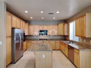 10820 Canisteo St in Las Vegas, NV - Foto de edificio - Building Photo