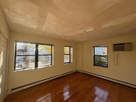 377 Highland Ave, Unit 2 Apartamentos