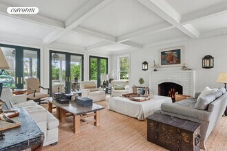 63 Glover St in Sag Harbor, NY - Building Photo - Building Photo