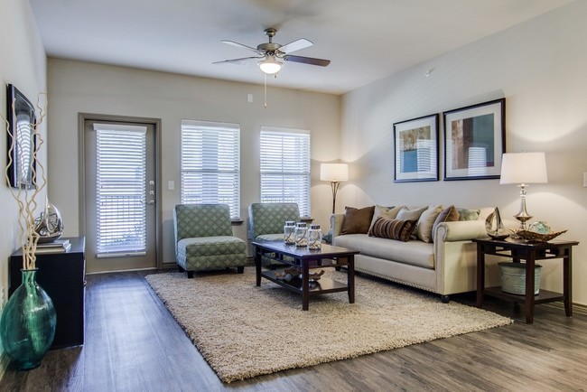 The Lakeshore Apartment Homes in Lake Dallas, TX - Building Photo - Interior Photo