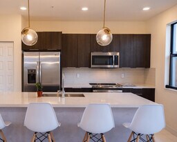 10419 NW 82nd St in Doral, FL - Building Photo