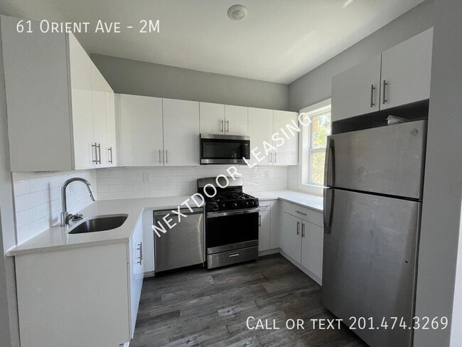 61 Orient Ave in Jersey City, NJ - Building Photo - Building Photo