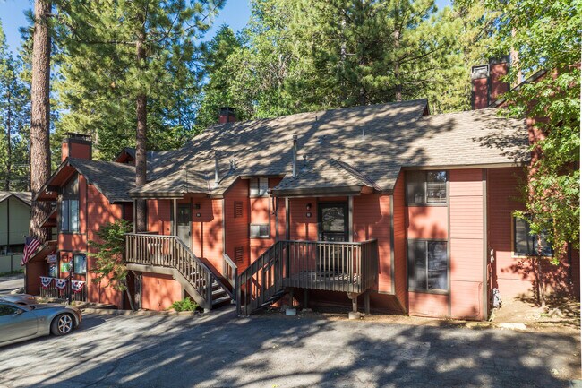 41935 Switzerland Dr in Big Bear Lake, CA - Building Photo - Building Photo