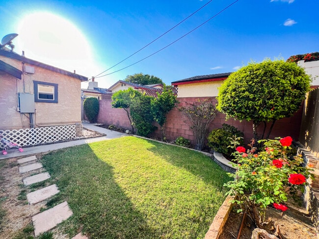 1414 Amapola Ave in Torrance, CA - Building Photo - Building Photo