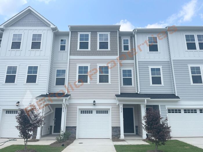 432 Deercroft Dr in Apex, NC - Building Photo