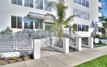 Alon Elm Luxury Apartments in Beverly Hills, CA - Building Photo - Building Photo