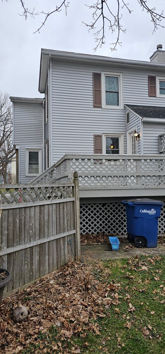 148 Bristol St in Canandaigua, NY - Building Photo - Building Photo