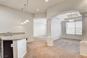 62 E Serene Ave in Las Vegas, NV - Building Photo - Building Photo