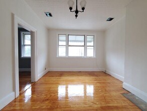 46 E 22nd St in Bayonne, NJ - Building Photo - Building Photo