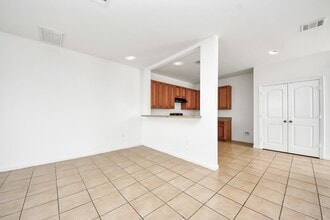 4303 Oakridge Dr in Pasadena, TX - Building Photo - Building Photo