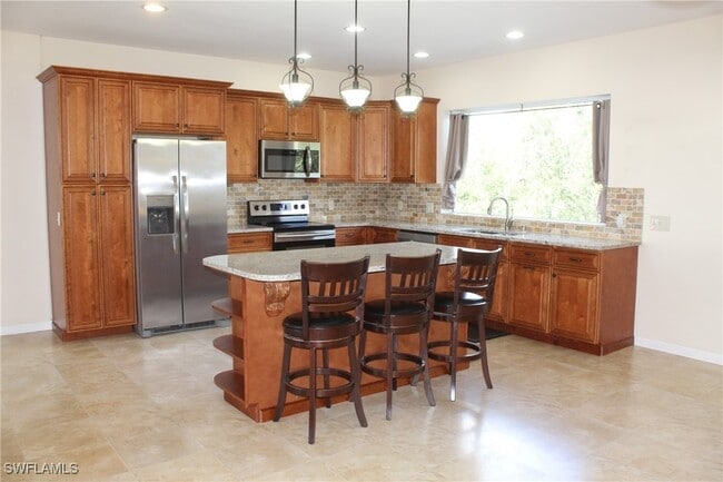 27181 Belle Rio Dr in Bonita Springs, FL - Foto de edificio - Building Photo