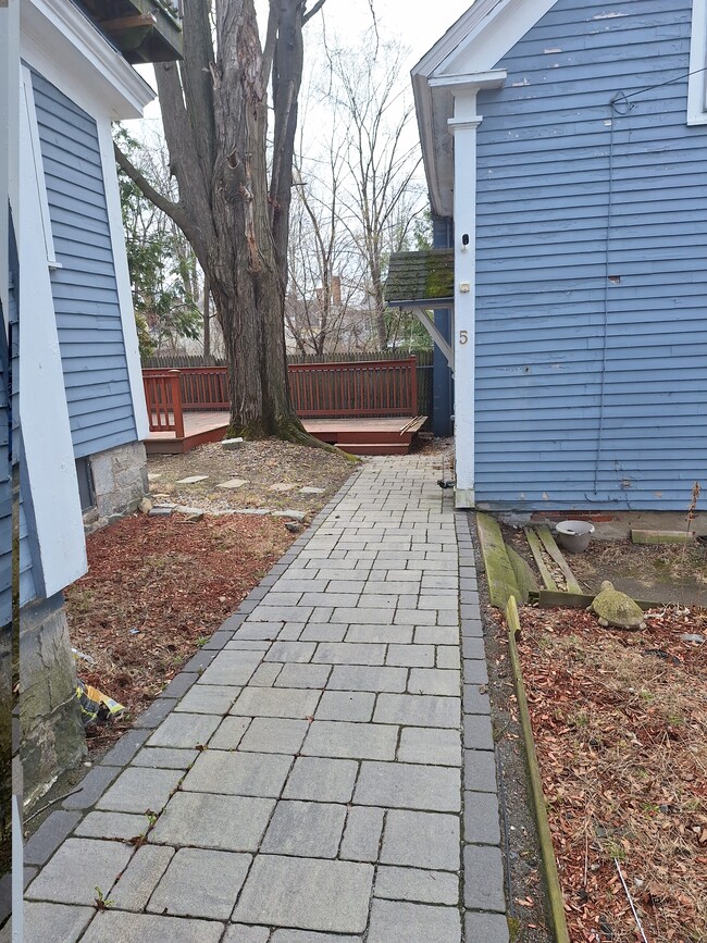 7 Summer St, Unit #2 in Nashua, NH - Foto de edificio - Building Photo