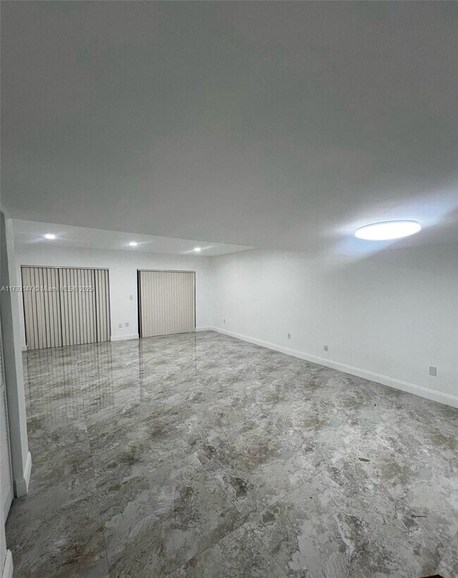 19162 Bob-O-Link Dr in Hialeah, FL - Building Photo - Building Photo