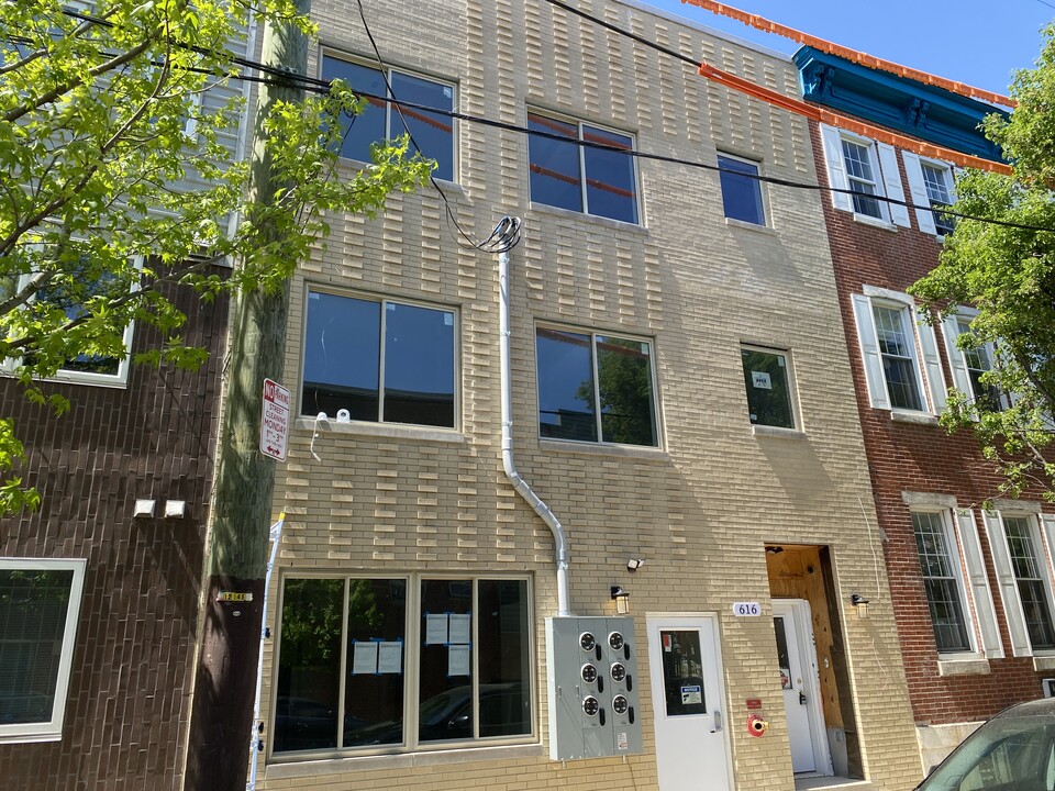 616 40th Street in Philadelphia, PA - Building Photo