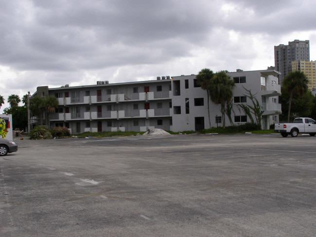 Paradise at Dadeland in Miami, FL - Building Photo - Building Photo