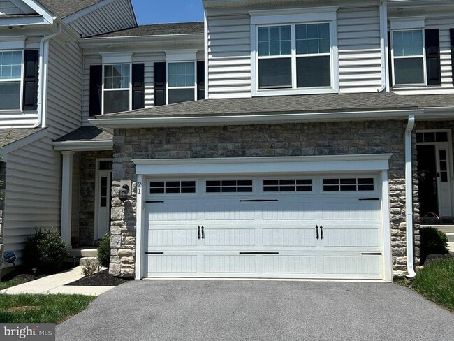 property at 21 Midsummer Dr