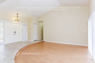 7120 NW 43rd St in Coral Springs, FL - Foto de edificio - Building Photo