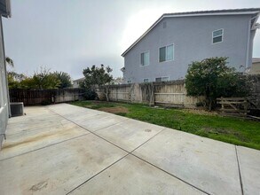 1435 San Diego St in Los Banos, CA - Foto de edificio - Building Photo