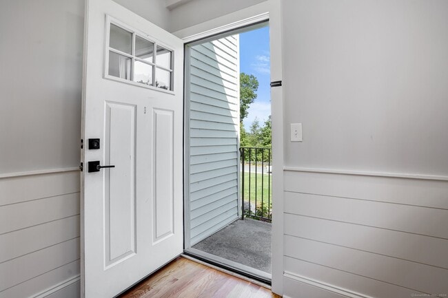 30 Fairmont Pl in Shelton, CT - Building Photo - Building Photo