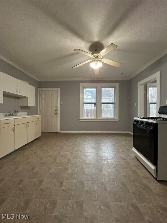 6714 Worley Ave in Cleveland, OH - Building Photo