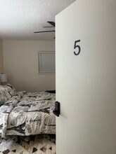 7624 S Erie Ave in Tulsa, OK - Foto de edificio - Building Photo