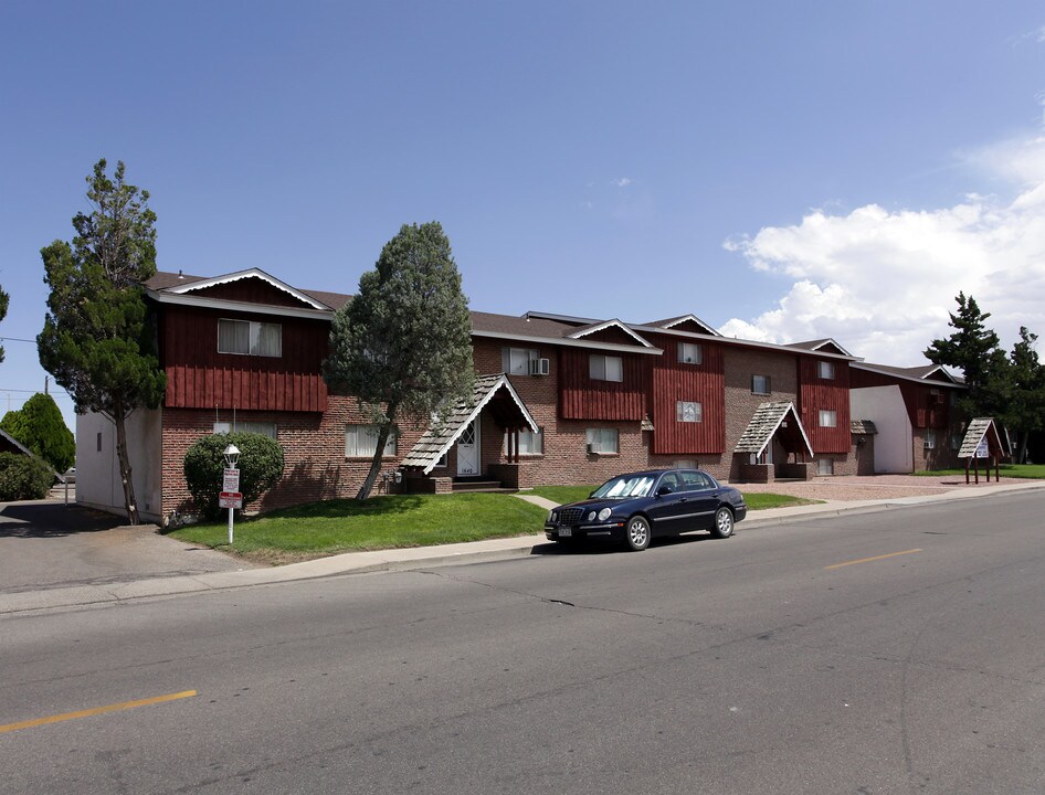 Stardust Skies Apartments in Pueblo, CO - Building Photo