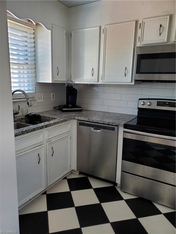 135 Columbine Dr in Winston-Salem, NC - Building Photo - Building Photo