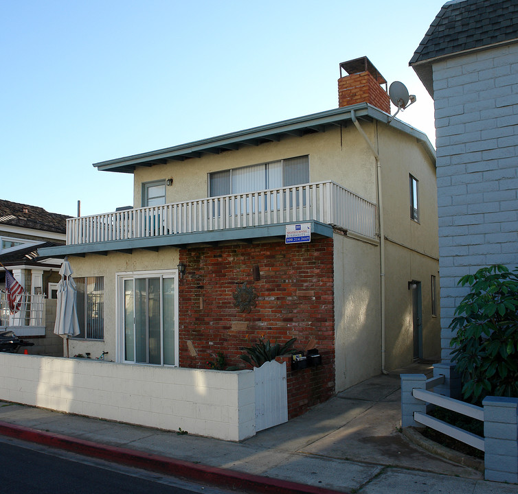 118 44th St in Newport Beach, CA - Foto de edificio