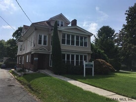 634 Western Ave in Albany, NY - Building Photo