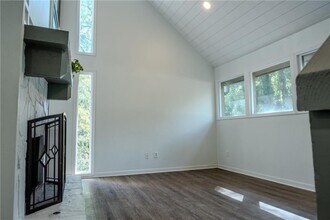 8025 Cedar Cove in Roswell, GA - Foto de edificio - Building Photo